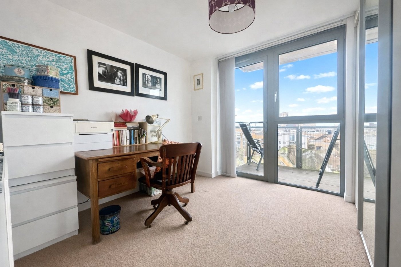 2 bedroom property for sale in London | Robinson Jackson