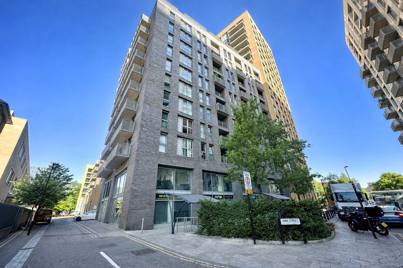 2 bedroom property for sale in London | Robinson Jackson