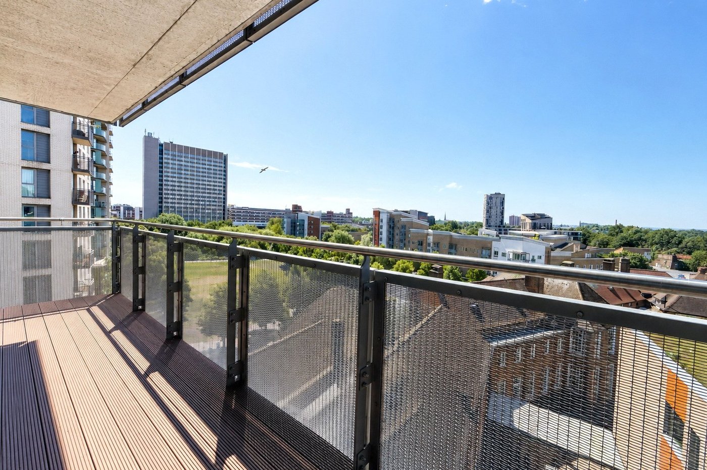 2 bedroom property for sale in London | Robinson Jackson