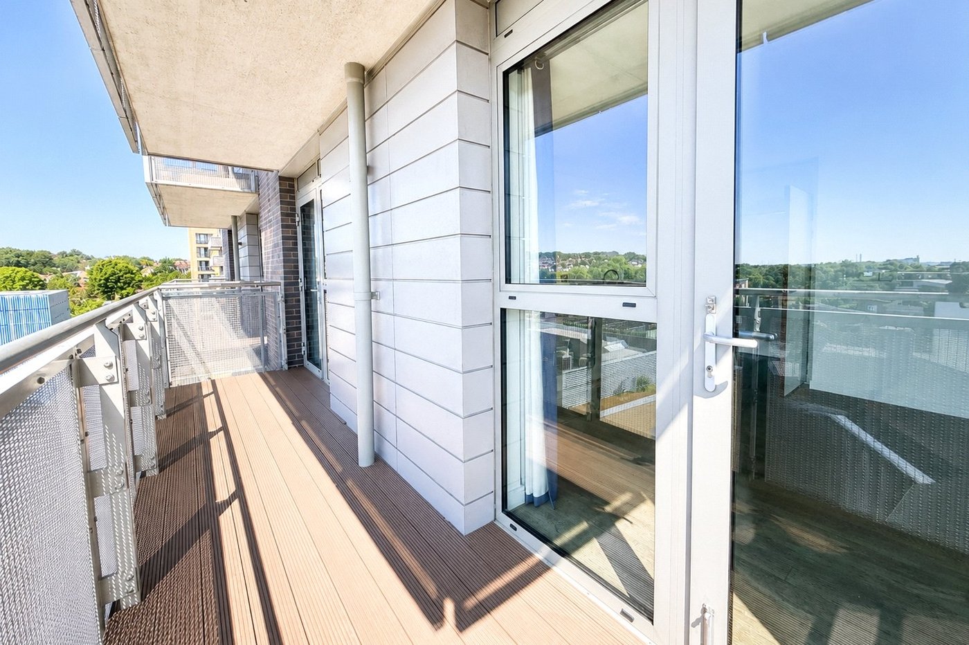 2 bedroom property for sale in London | Robinson Jackson