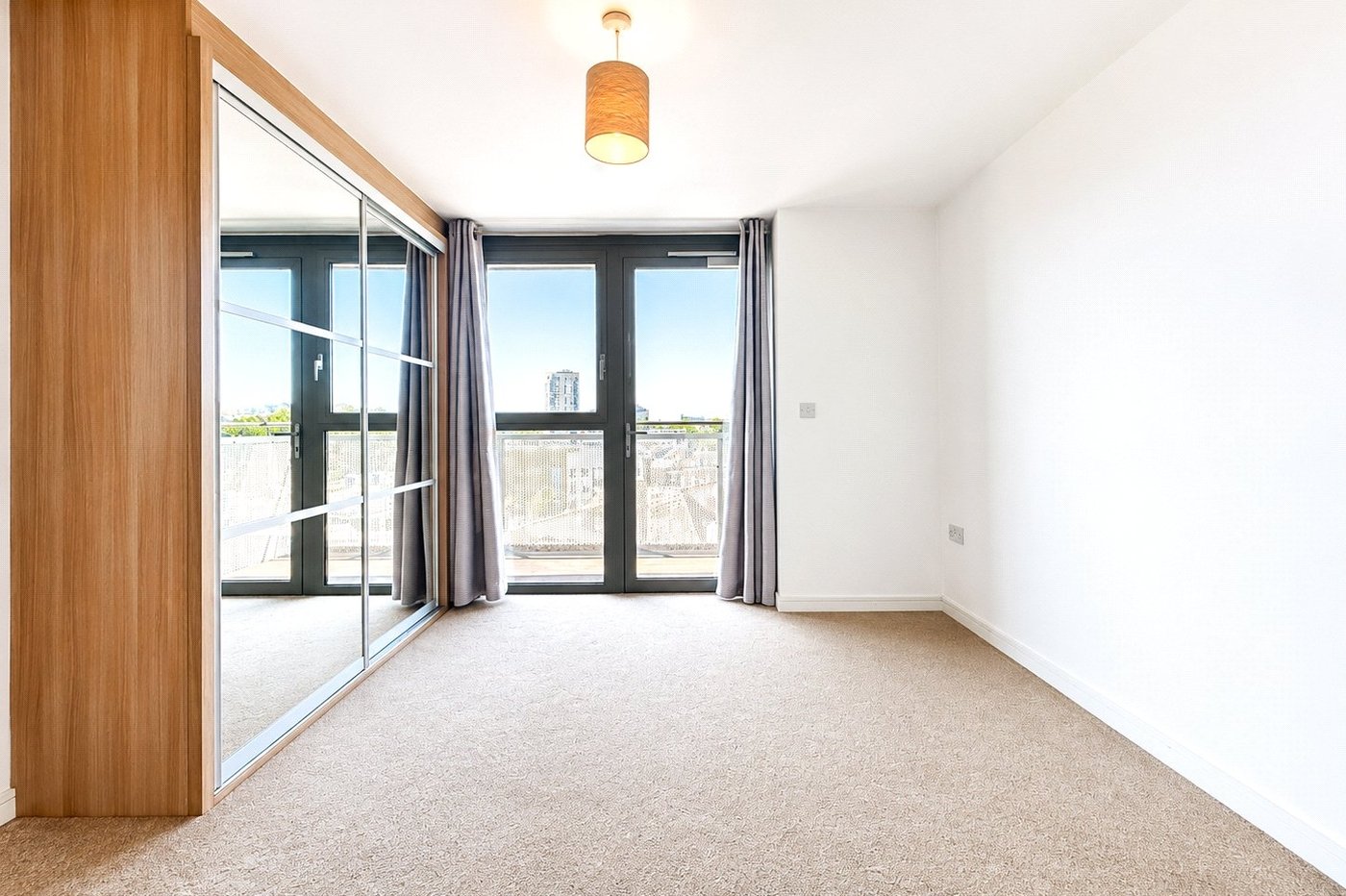 2 bedroom property for sale in London | Robinson Jackson