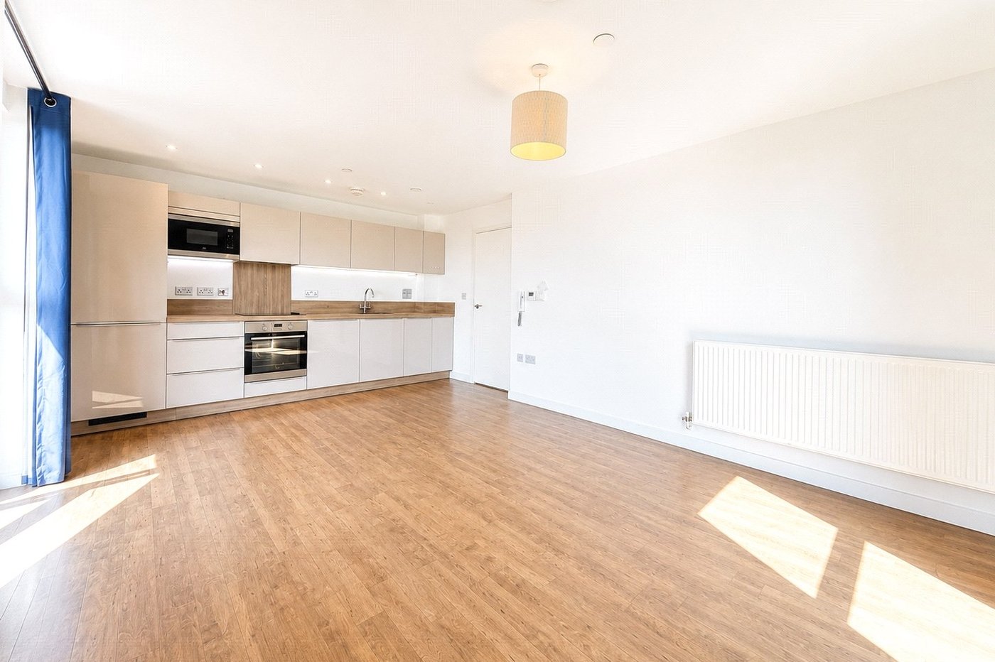 2 bedroom property for sale in London | Robinson Jackson