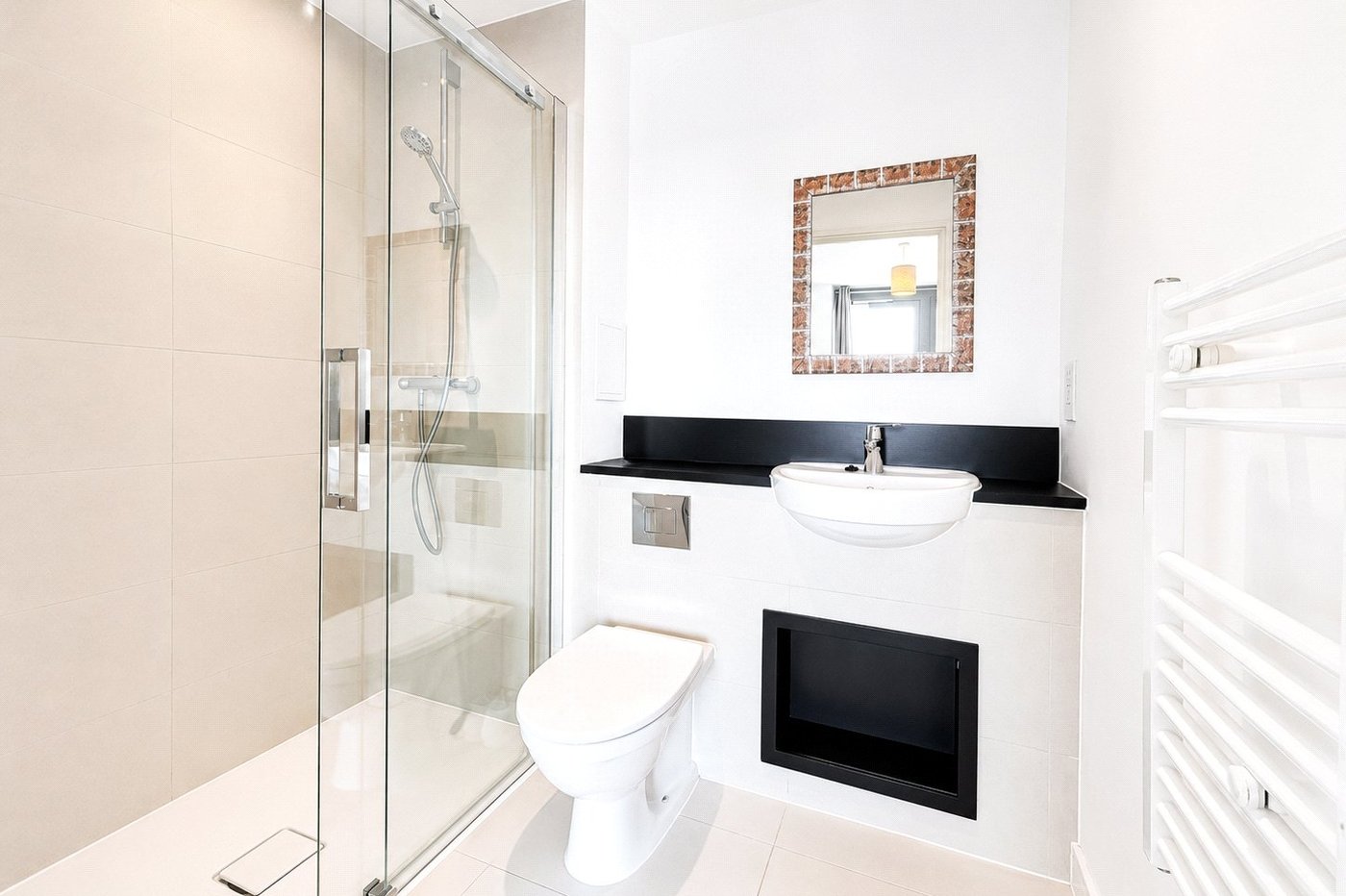 2 bedroom property for sale in London | Robinson Jackson