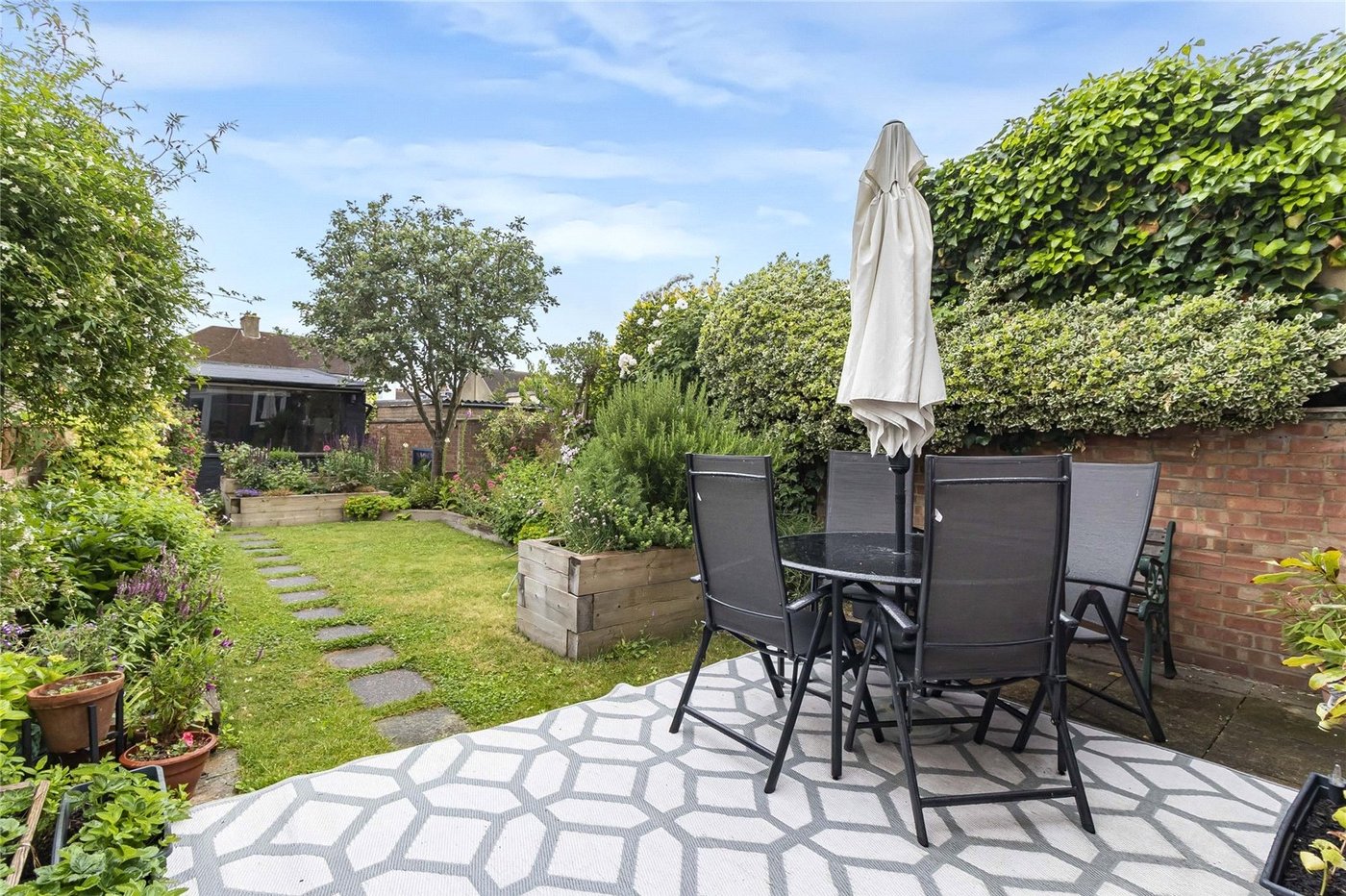 2 bedroom house for sale in Welling | Robinson Jackson