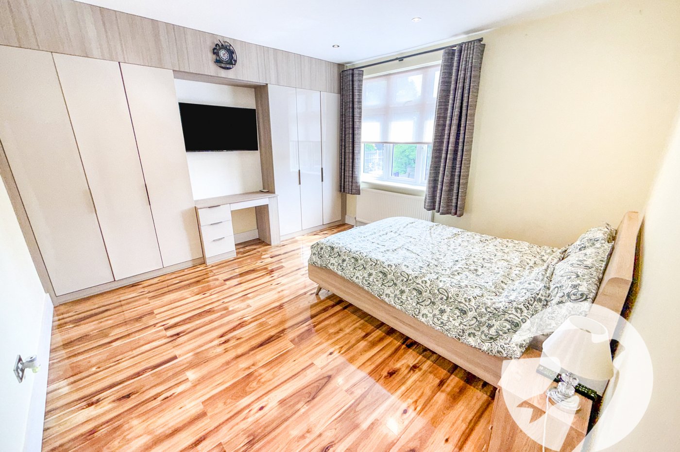 4 bedroom house for sale in London | Robinson Jackson