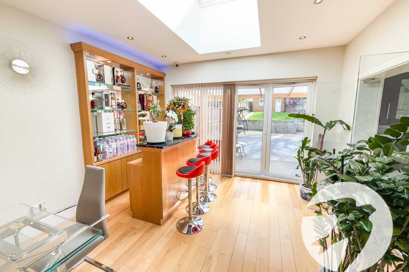 4 bedroom house for sale in London | Robinson Jackson