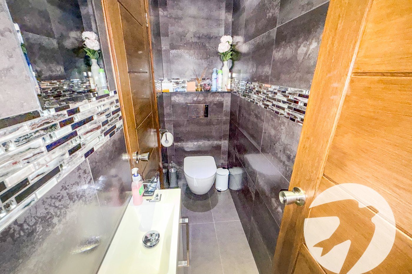 4 bedroom house for sale in London | Robinson Jackson