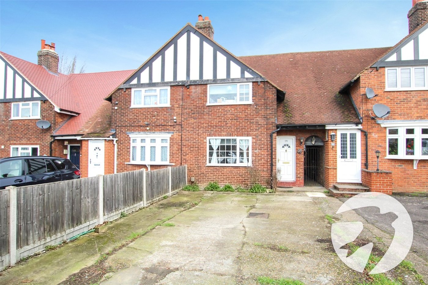 3 bedroom house for sale in London | Robinson Jackson