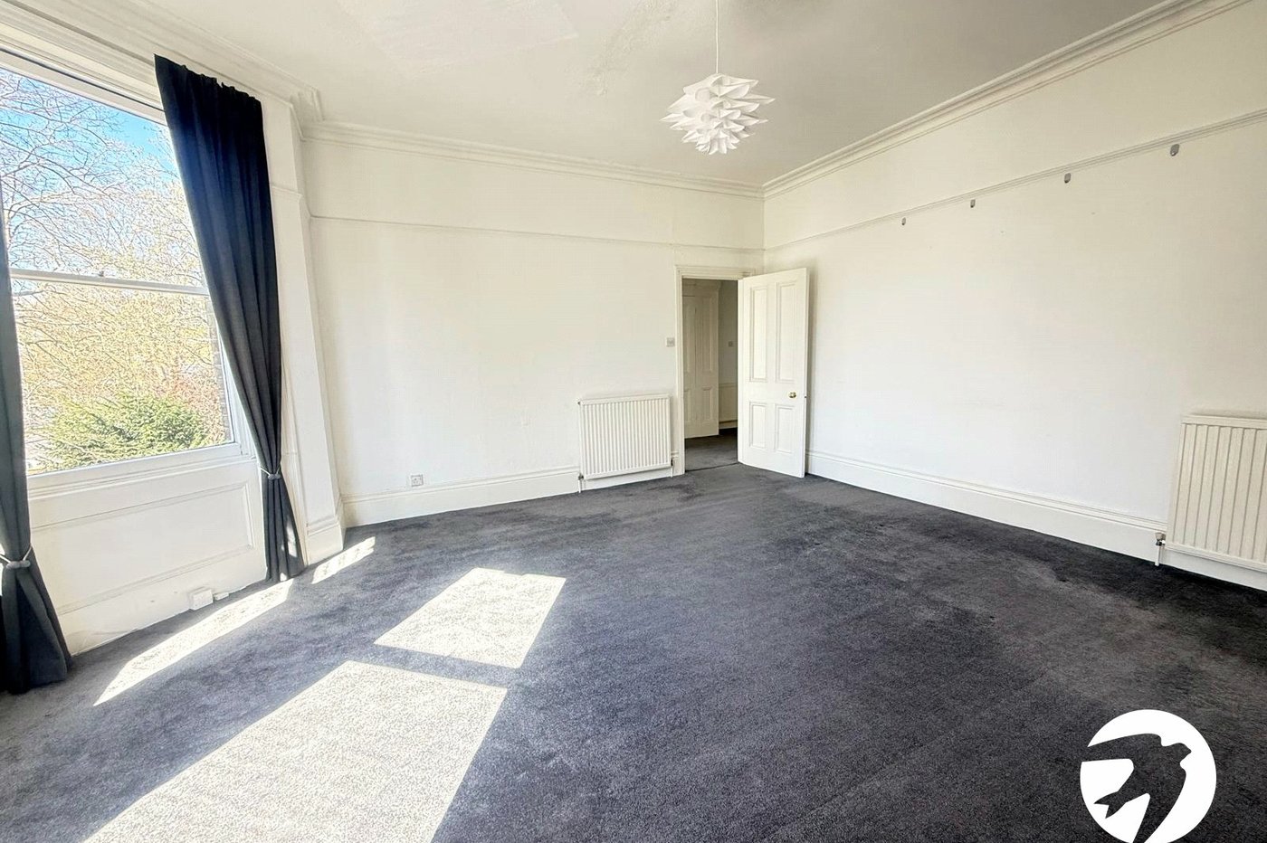 2 bedroom property for sale in London | Robinson Jackson