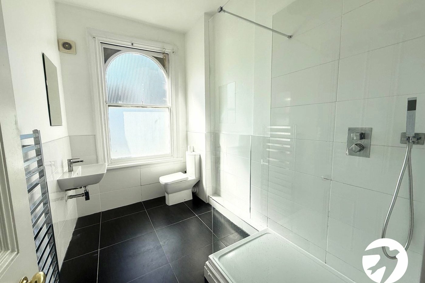 2 bedroom property for sale in London | Robinson Jackson