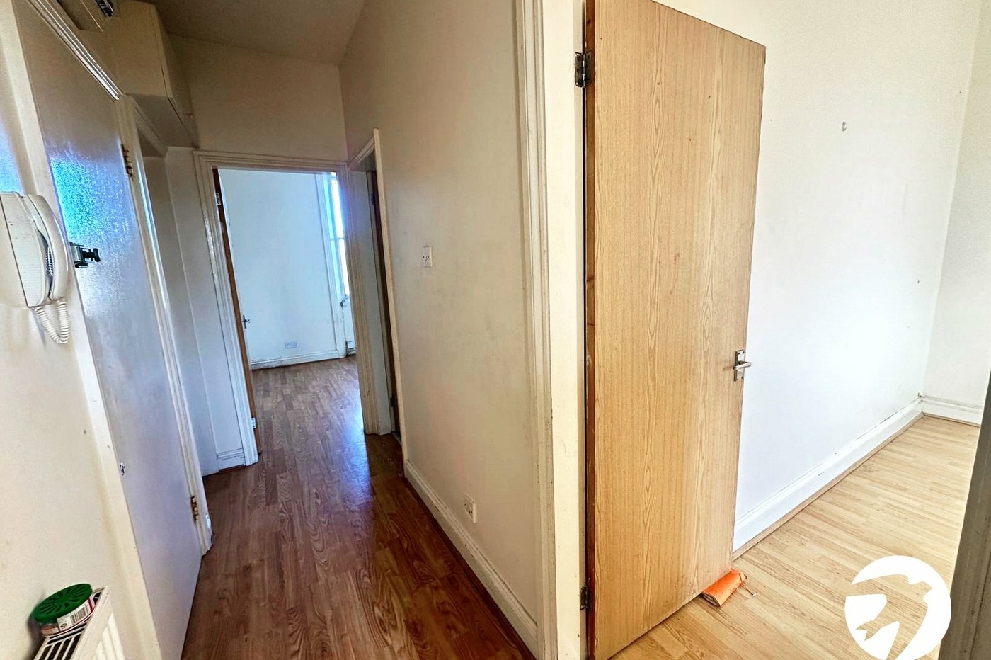 2 bedroom property for sale in London | Robinson Jackson