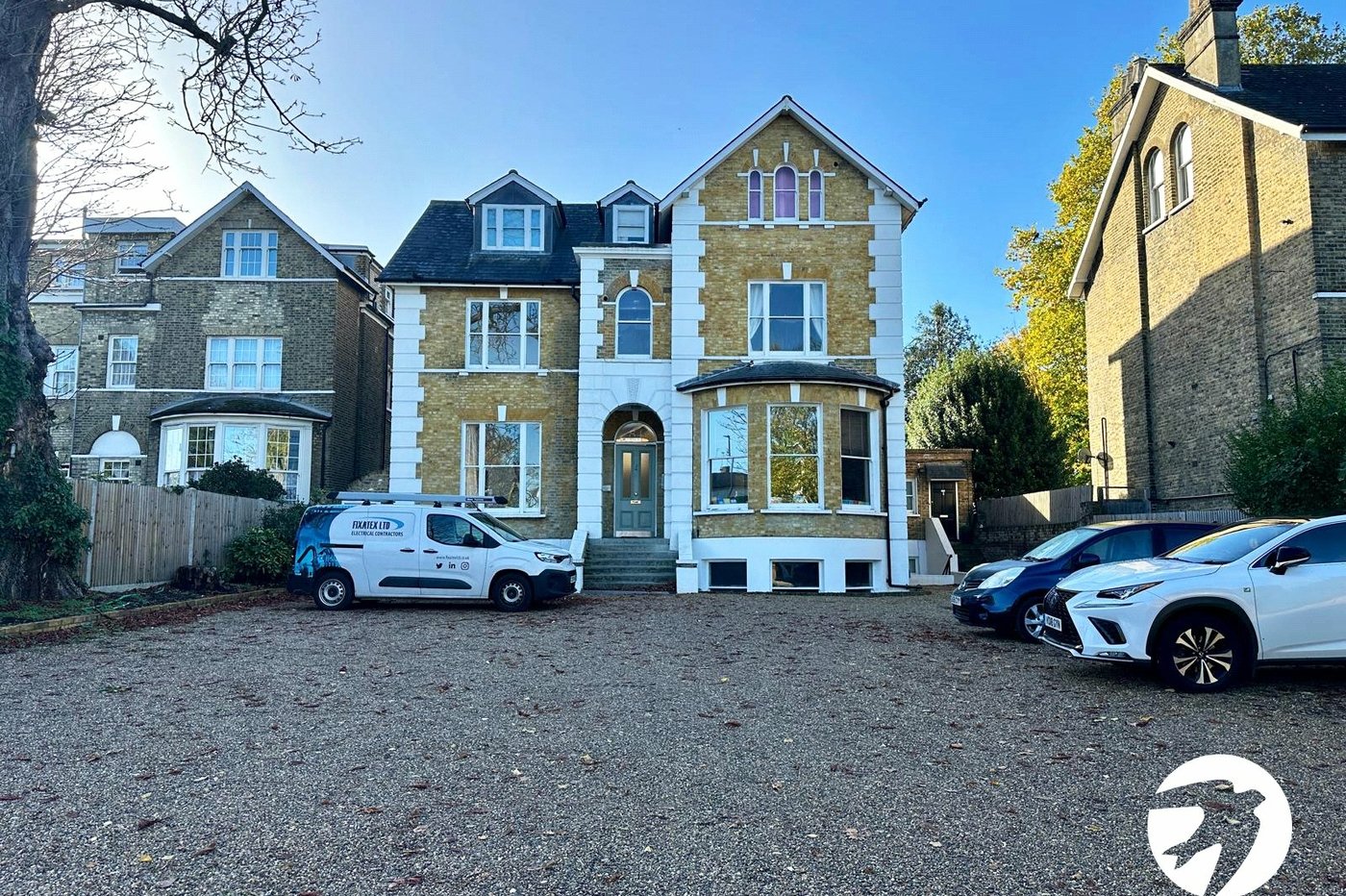 2 bedroom property for sale in London | Robinson Jackson