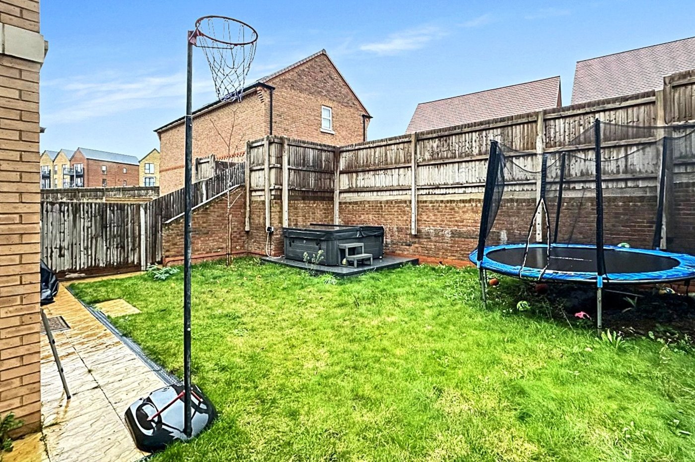 house for sale in Castle Hill, Ebbsfleet Valley, DA10 Robinson Jackson