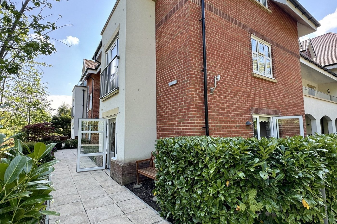 1 bedroom property for sale in Rowhill Road | Robinson Jackson