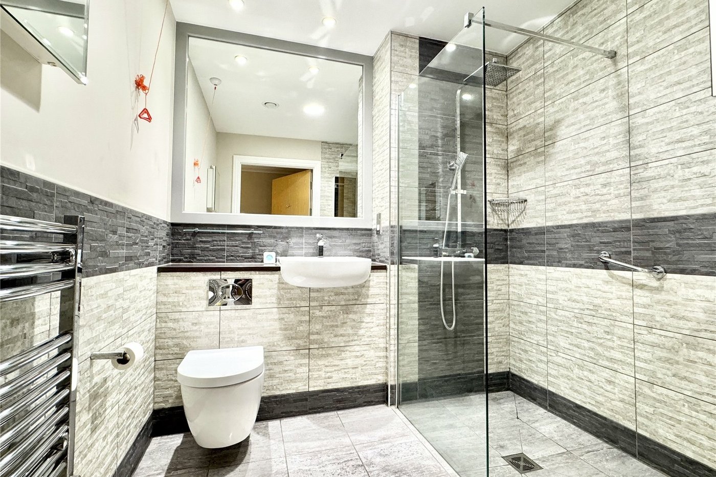 1 bedroom property for sale in Rowhill Road | Robinson Jackson