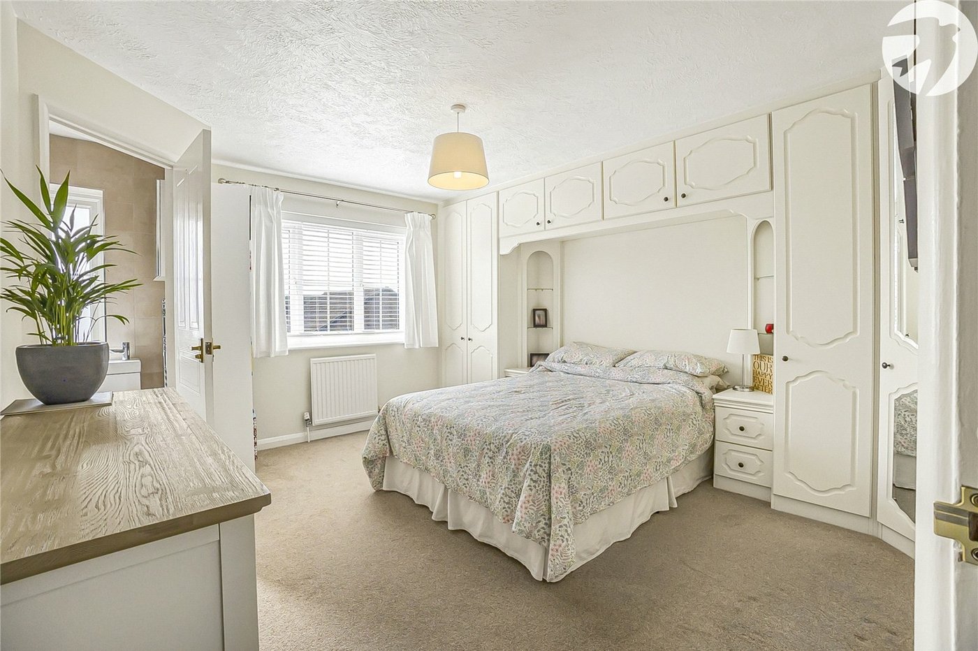 4 bedroom house for sale in Hextable | Robinson Jackson