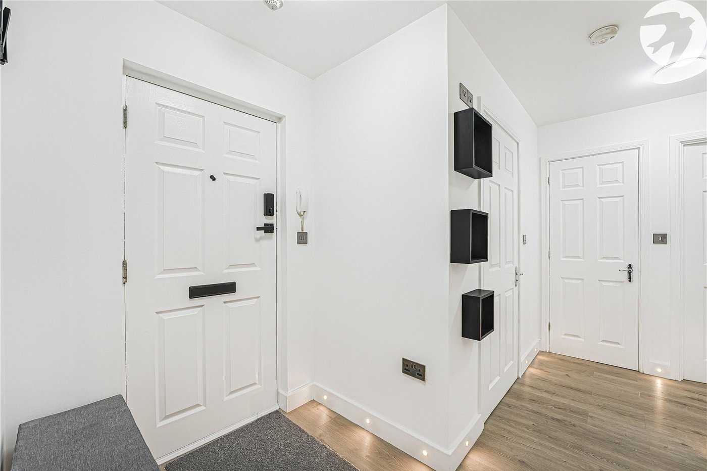 2 bedroom property for sale in Greenhithe | Robinson Jackson