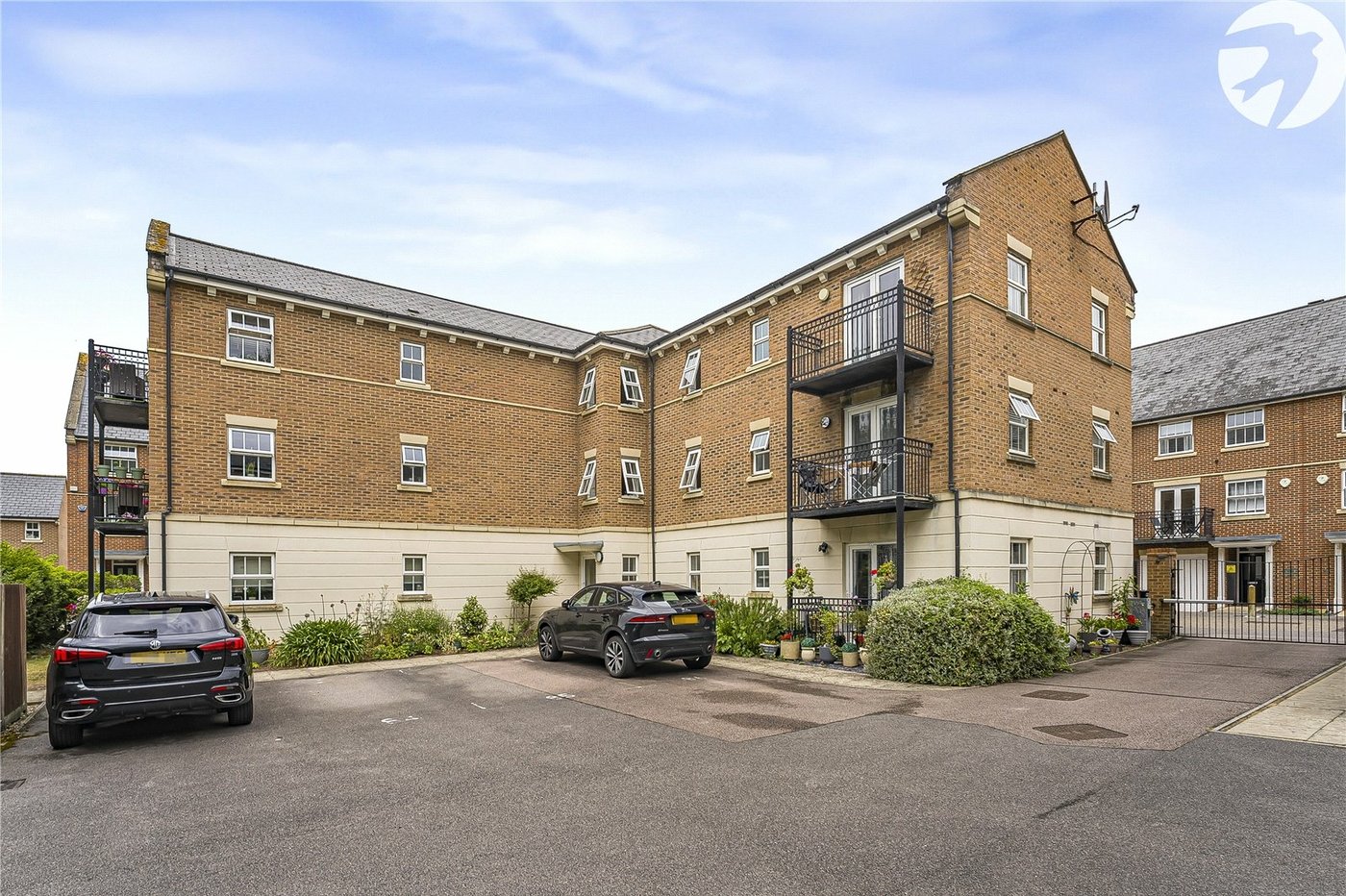 2 bedroom property for sale in Greenhithe | Robinson Jackson