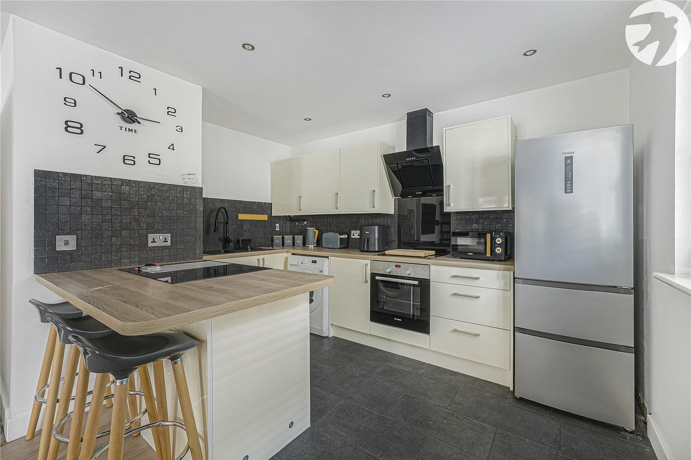 2 bedroom property for sale in Greenhithe | Robinson Jackson