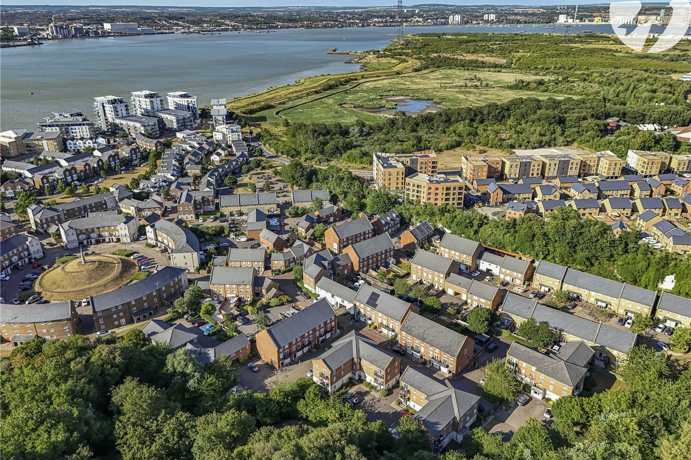 2 bedroom property for sale in Greenhithe | Robinson Jackson