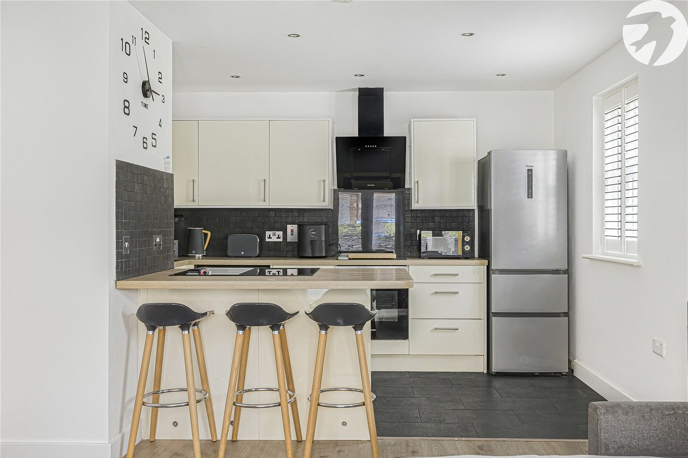 2 bedroom property for sale in Greenhithe | Robinson Jackson