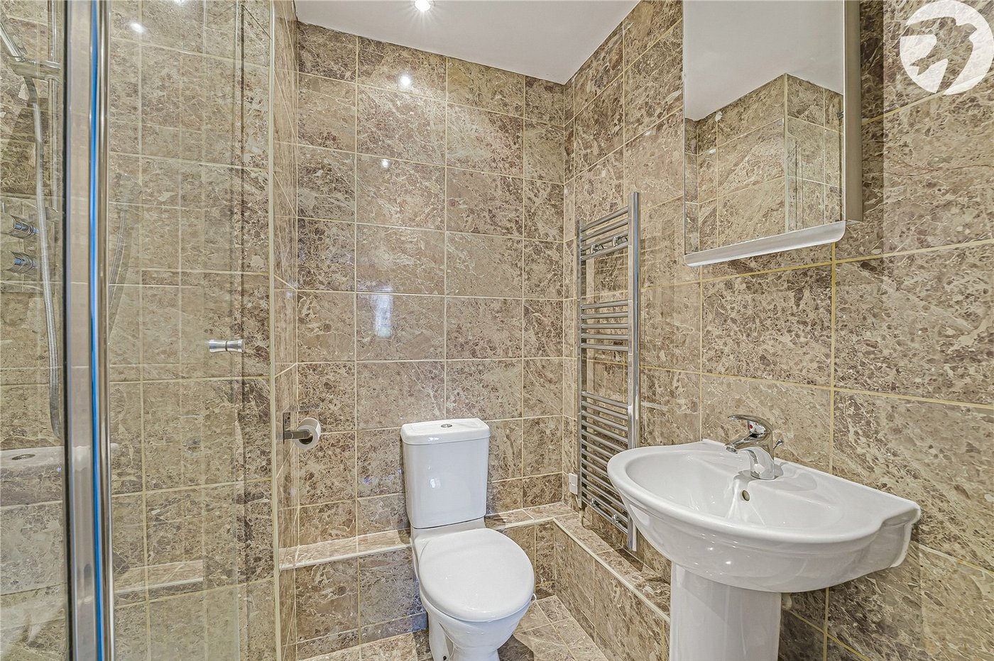 2 bedroom property for sale in Greenhithe | Robinson Jackson