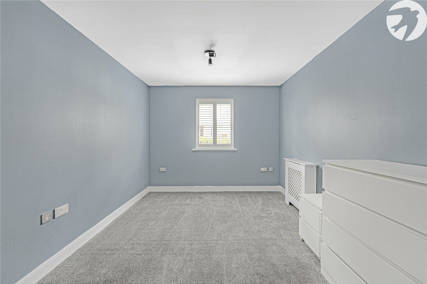 2 bedroom property for sale in Greenhithe | Robinson Jackson