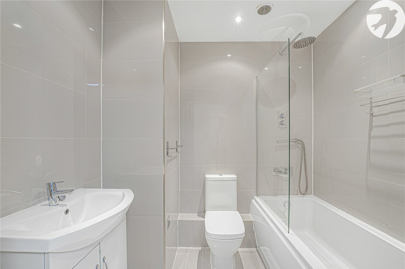 2 bedroom property for sale in Greenhithe | Robinson Jackson