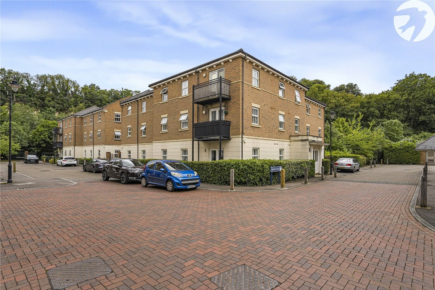 2 bedroom property for sale in Greenhithe | Robinson Jackson