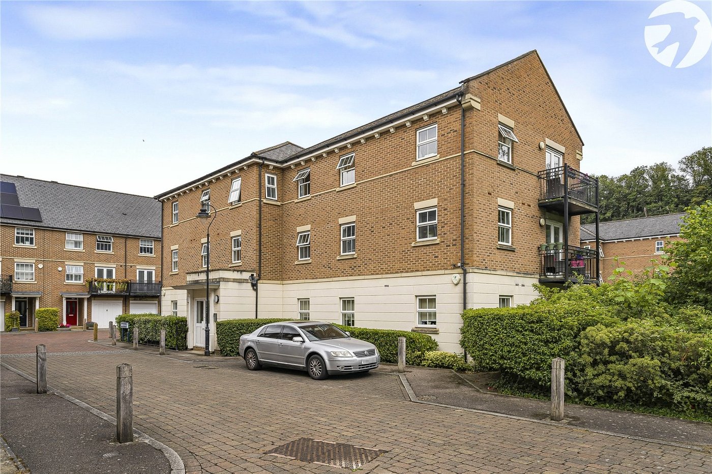 2 bedroom property for sale in Greenhithe | Robinson Jackson