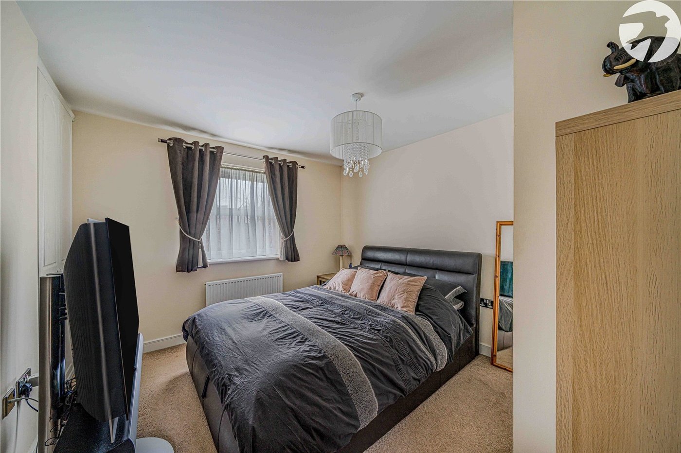 2 bedroom property for sale in Greenhithe | Robinson Jackson