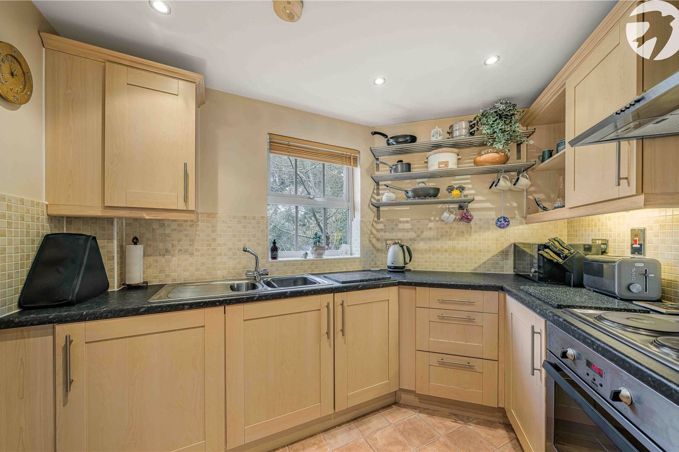 2 bedroom property for sale in Greenhithe | Robinson Jackson