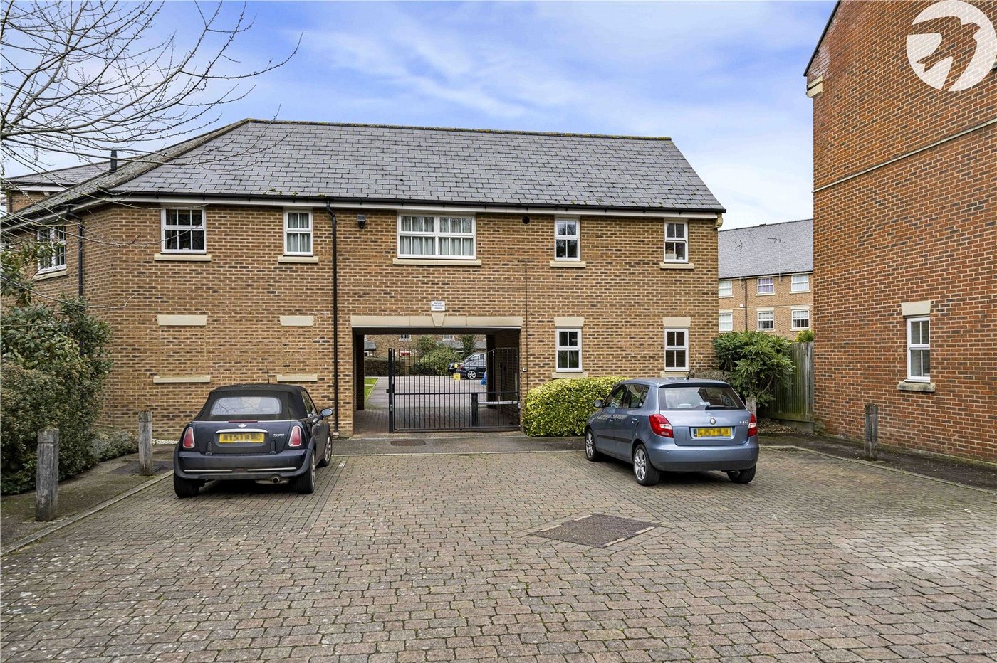 2 bedroom property for sale in Greenhithe | Robinson Jackson