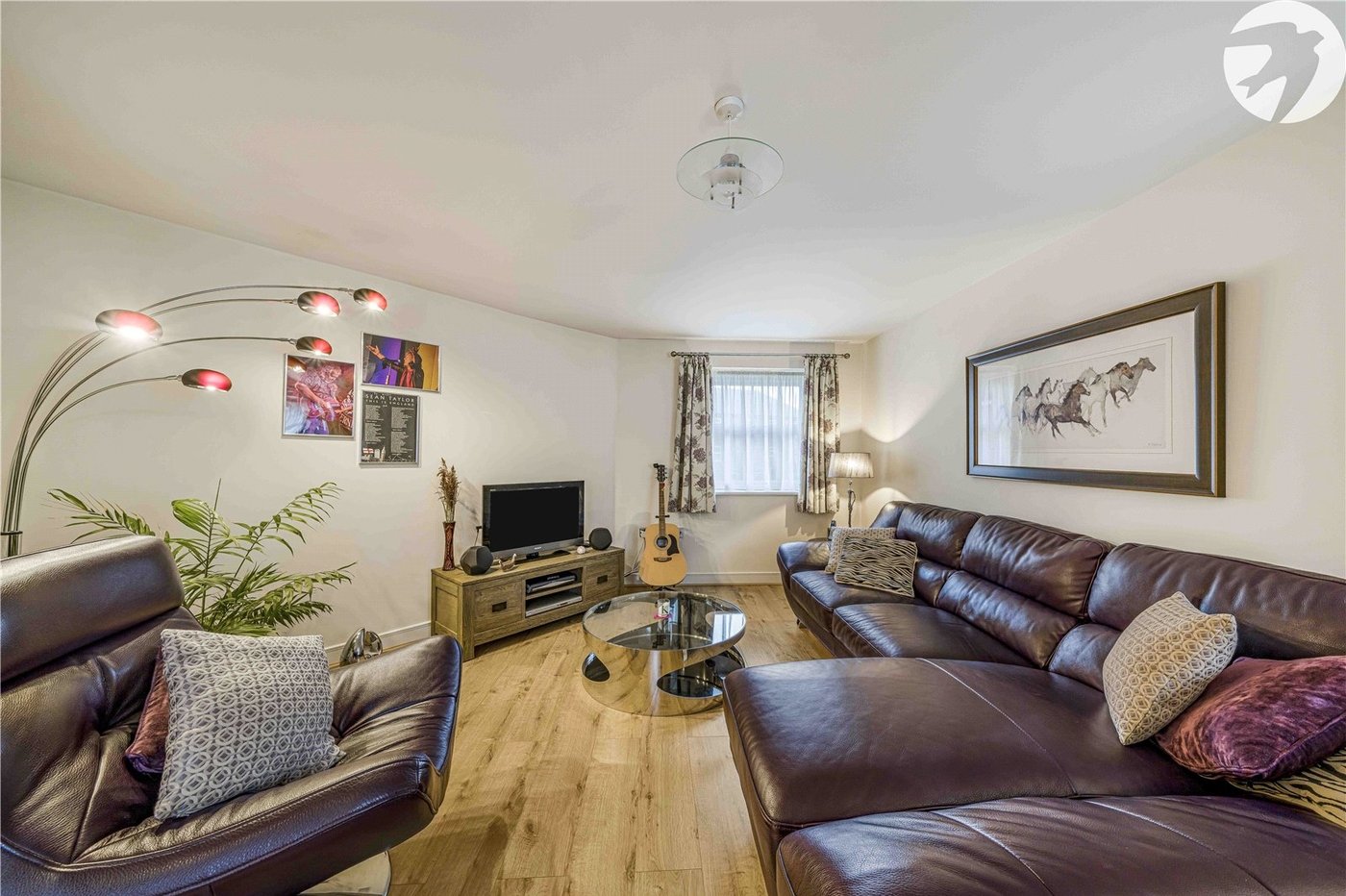2 bedroom property for sale in Greenhithe | Robinson Jackson