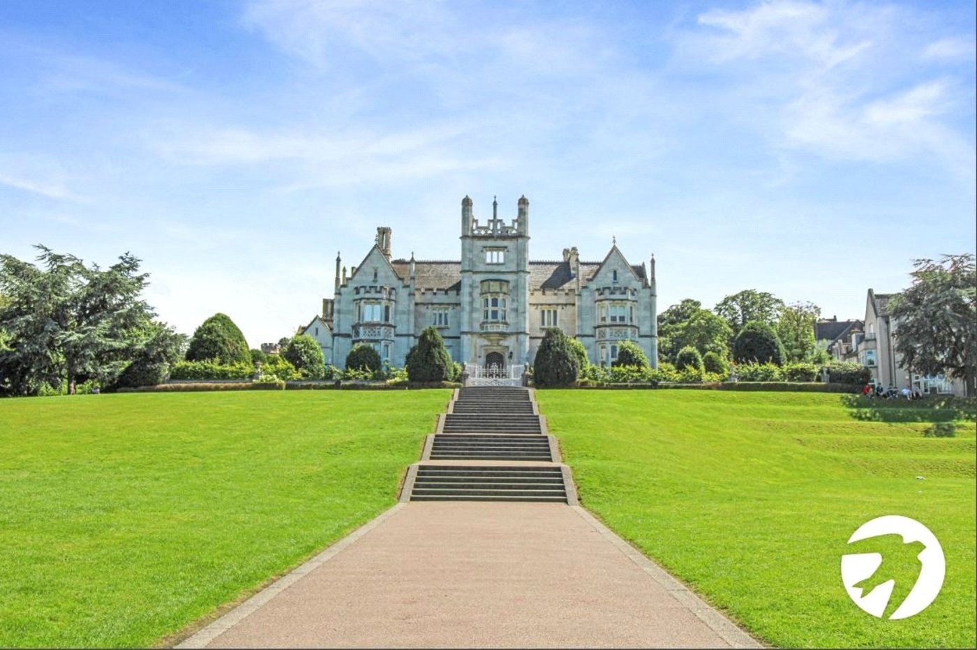 2 bedroom property for sale in Greenhithe | Robinson Jackson