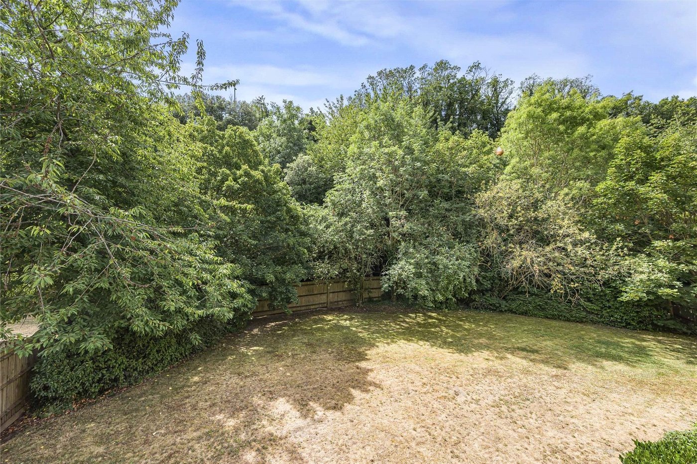 2 bedroom property for sale in Greenhithe | Robinson Jackson