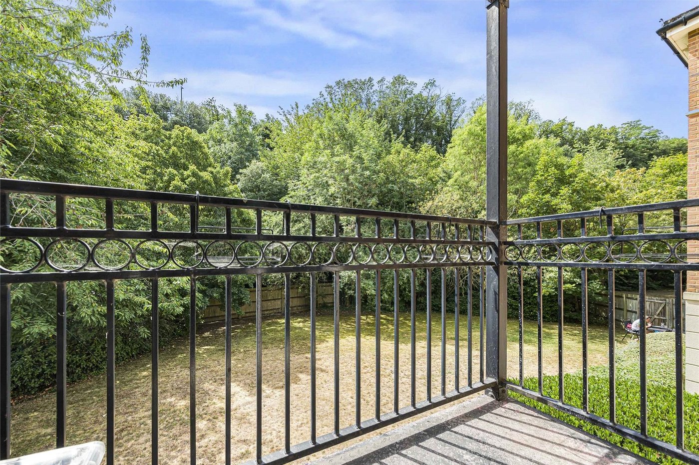 2 bedroom property for sale in Greenhithe | Robinson Jackson