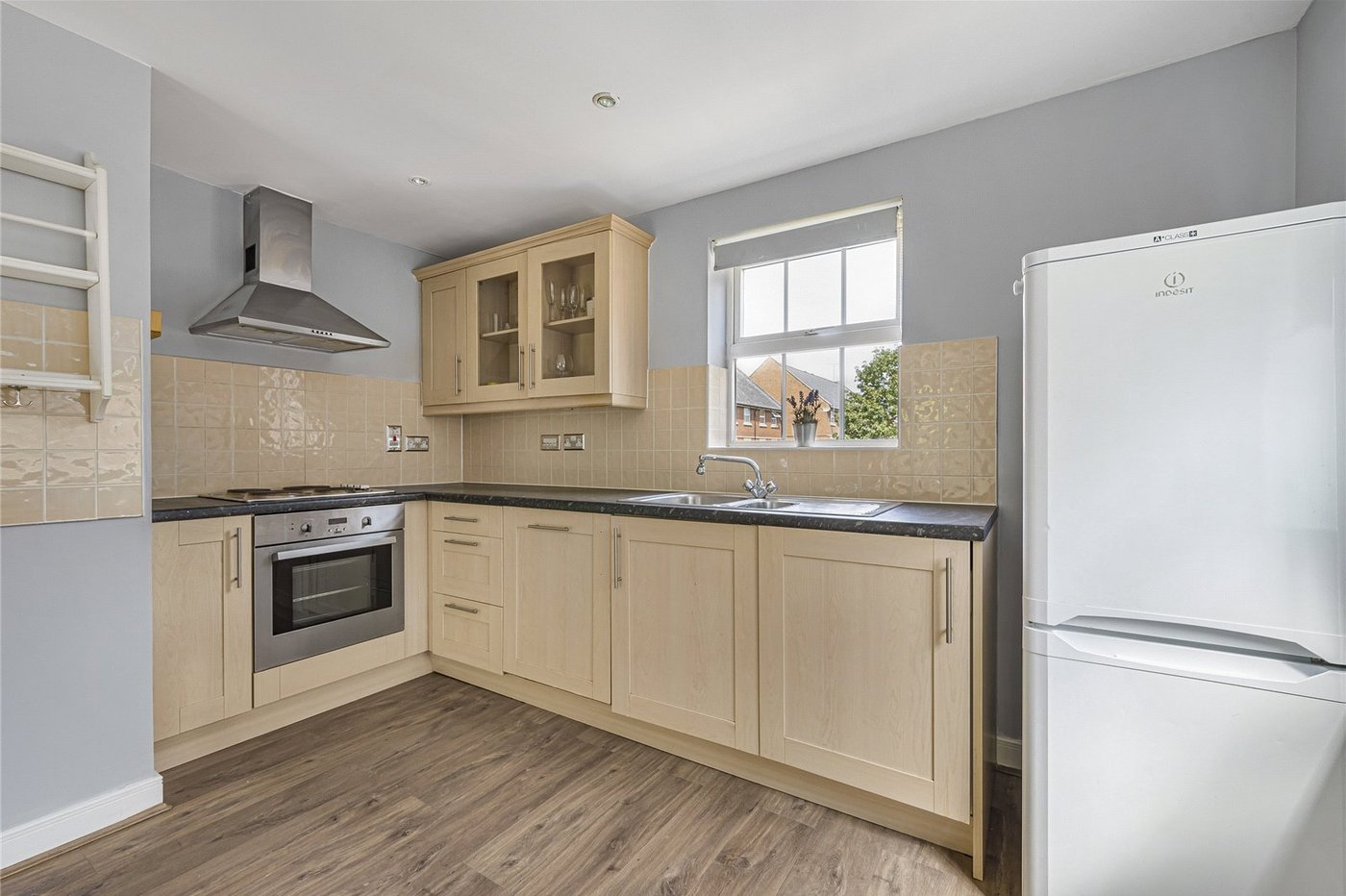 2 bedroom property for sale in Greenhithe | Robinson Jackson