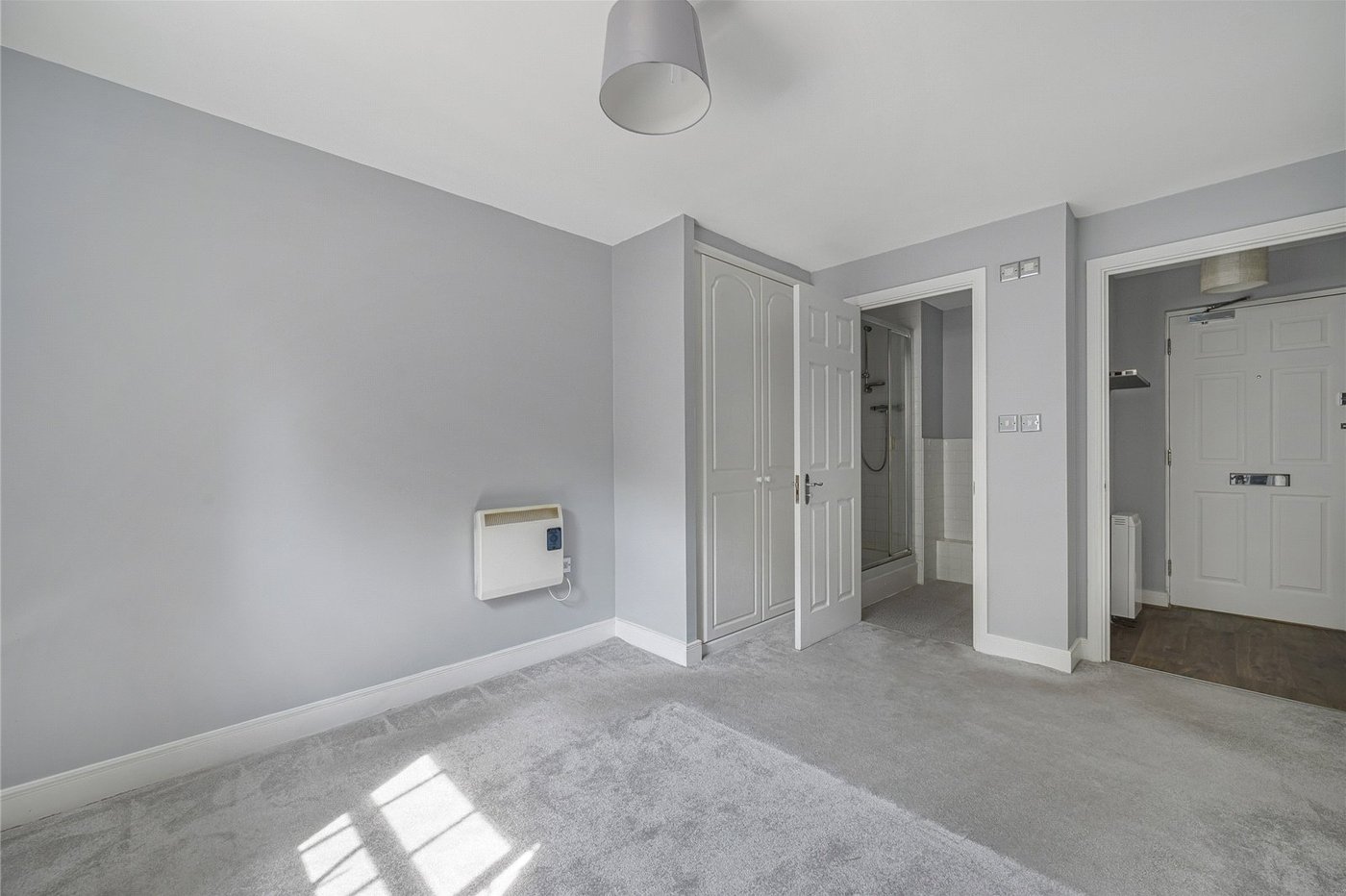 2 bedroom property for sale in Greenhithe | Robinson Jackson