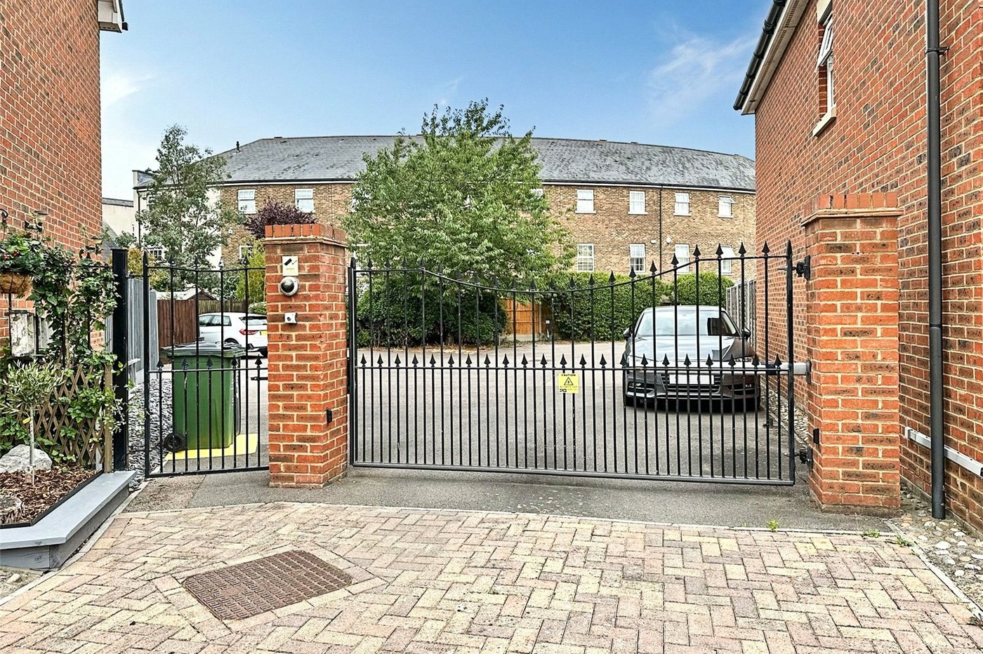 3 bedroom house for sale in Ingress Park | Robinson Jackson