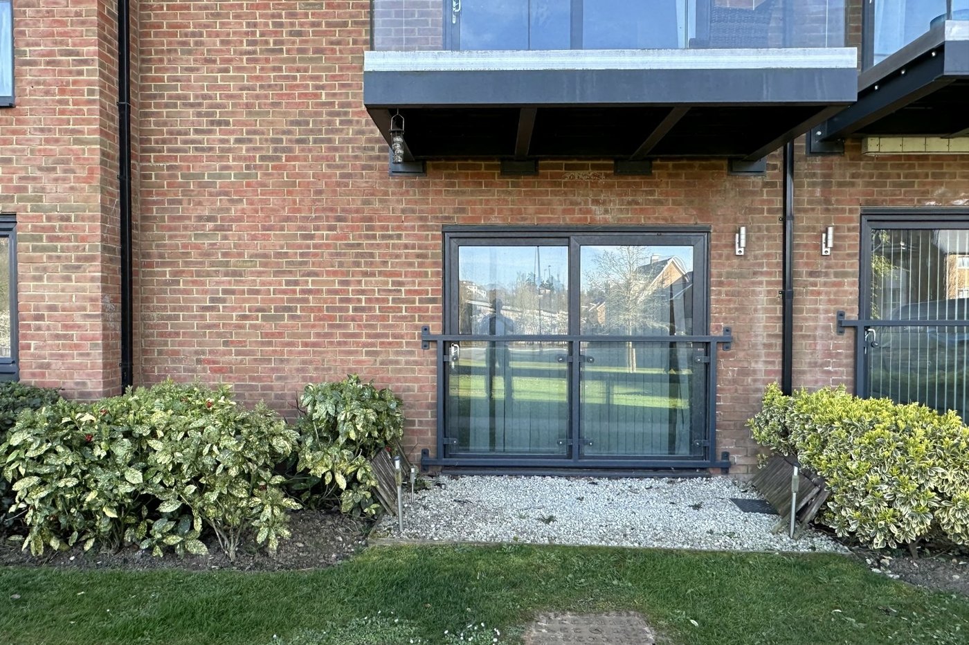 2 bedroom property for sale in Greenhithe | Robinson Jackson