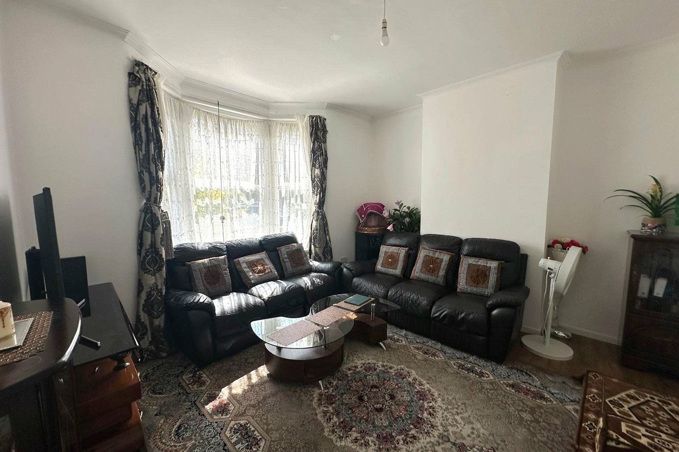 3 bedroom house for sale in London | Robinson Jackson