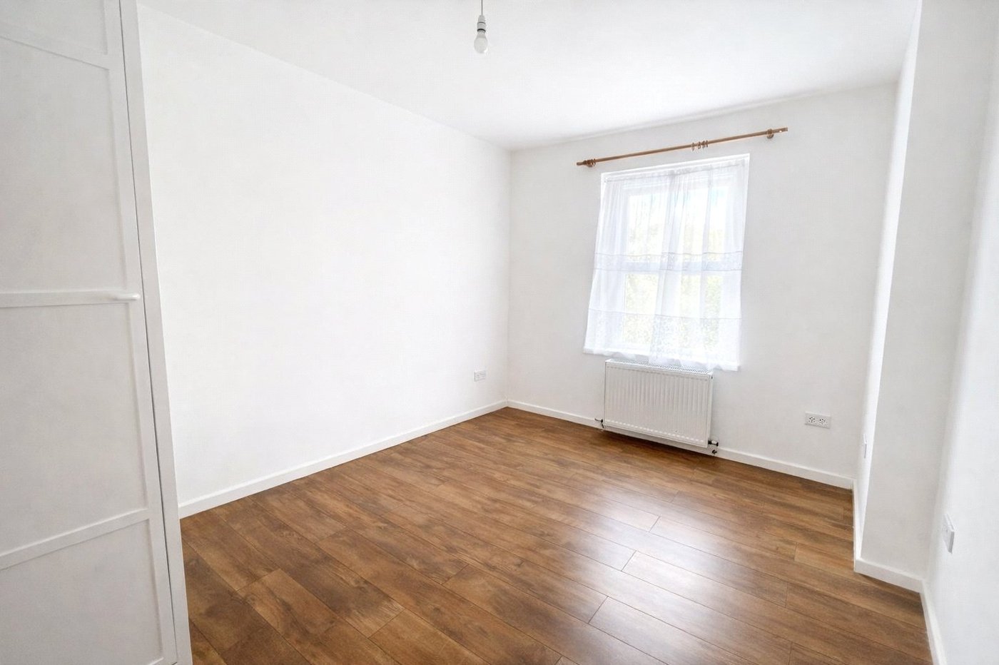 3 bedroom house for sale in London | Robinson Jackson