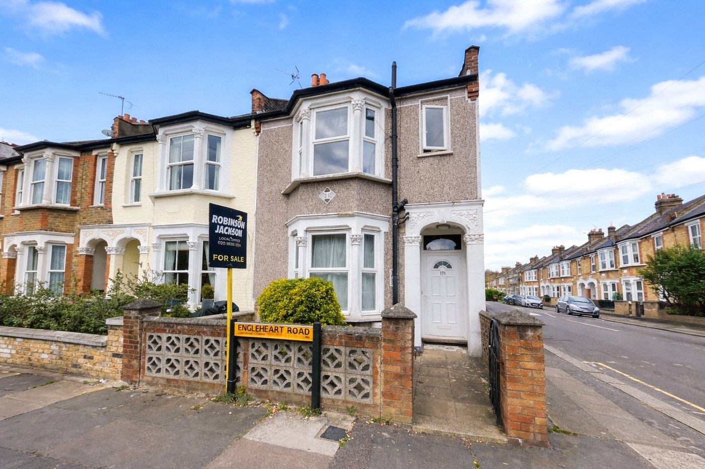 3 bedroom house for sale in London | Robinson Jackson