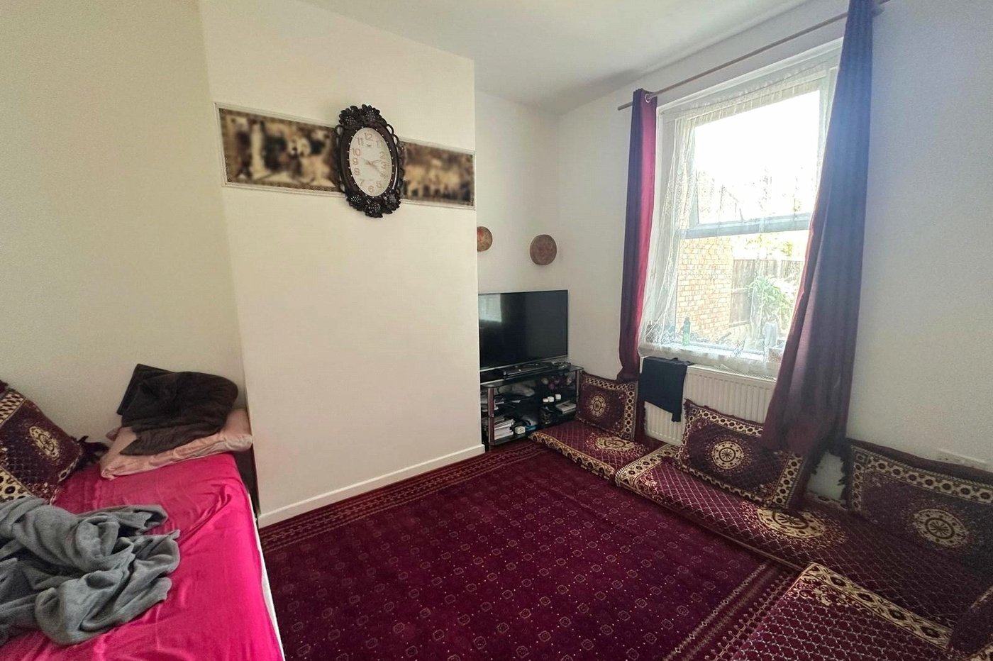 3 bedroom house for sale in London | Robinson Jackson