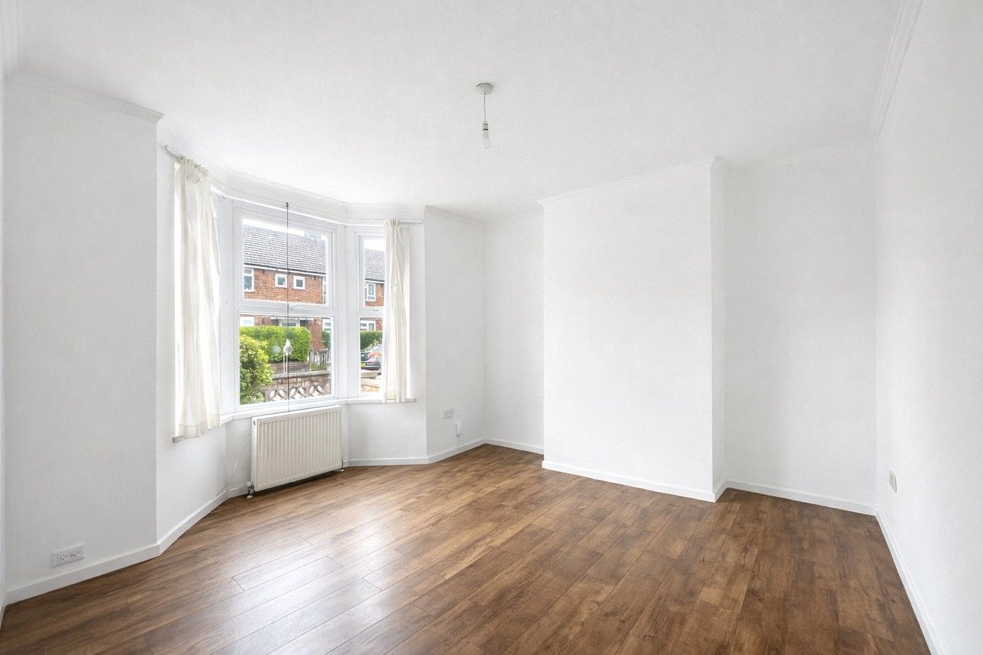 3 bedroom house for sale in London | Robinson Jackson