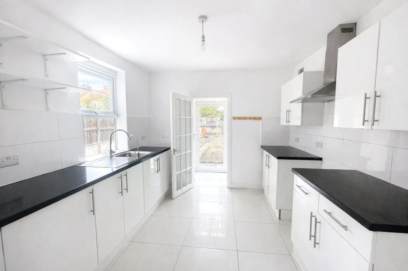 3 bedroom house for sale in London | Robinson Jackson