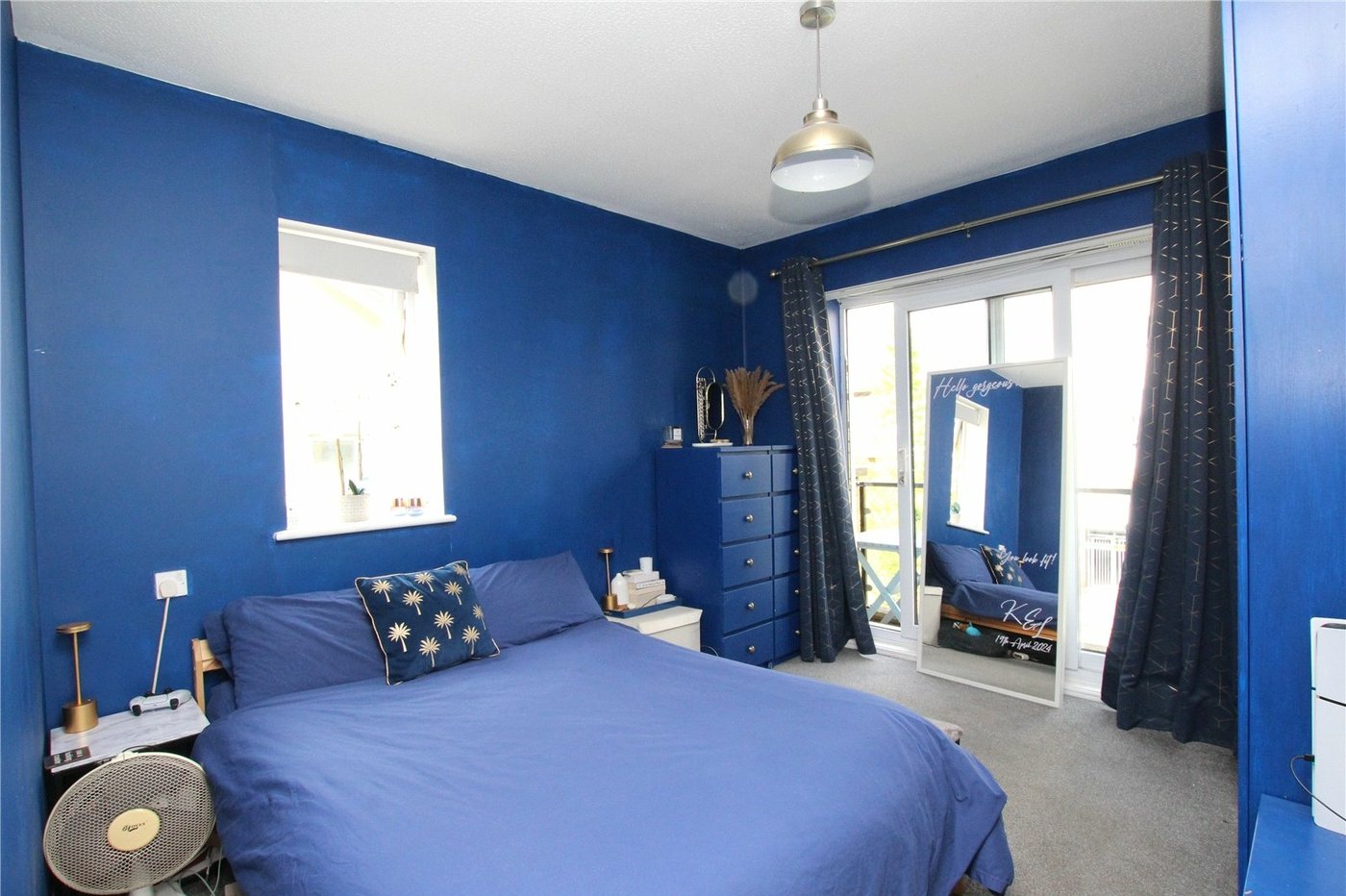 2 bedroom property for sale in London | Robinson Jackson