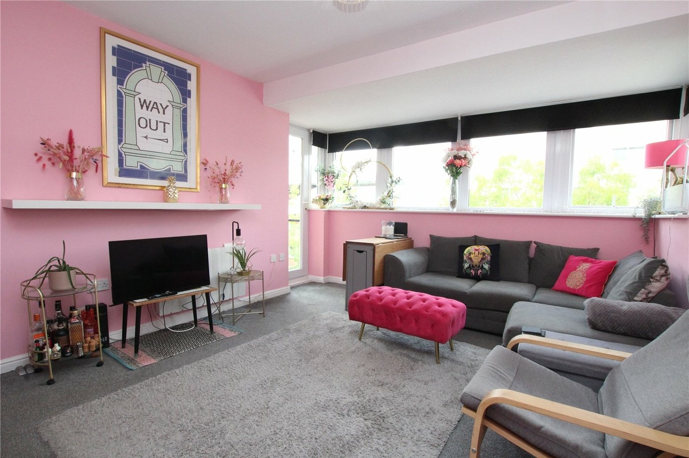2 bedroom property for sale in London | Robinson Jackson