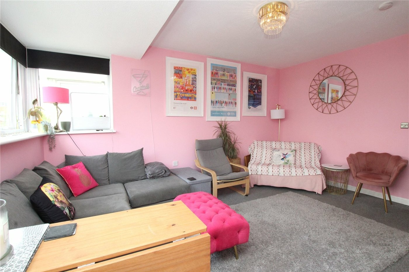 2 bedroom property for sale in London | Robinson Jackson